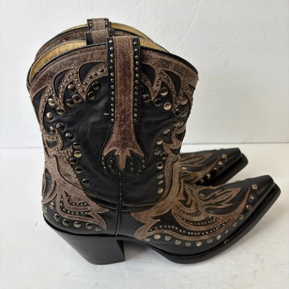 CORRAL Women's Black Distressed Overlay Studded Short Boot Snip Toe Black 9 - Picture 4 of 10